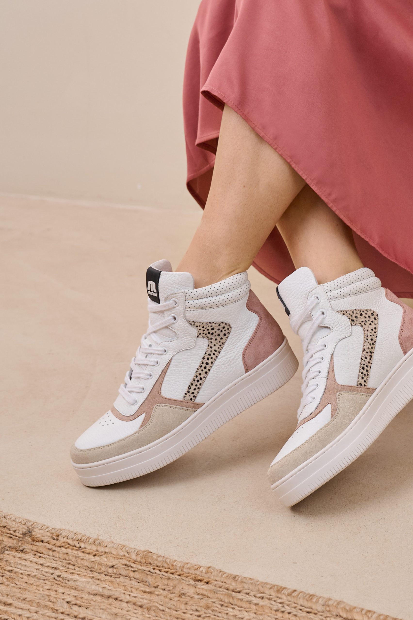 De Schoenen van mijn Zus | Maruti Mona White Pink Pixel offwhite hoge dames  veterschoen - De Schoenen van mijn Zus